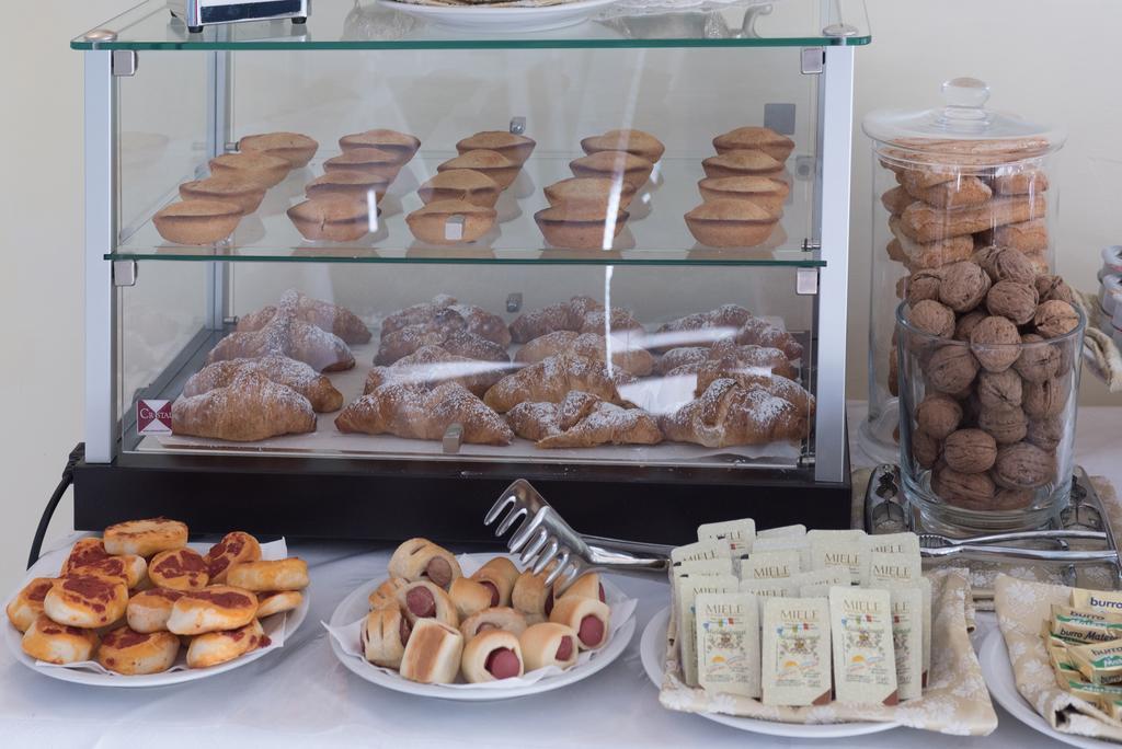 Falli Exclusive And Breakfast -con Parcheggio Privato E Gratuito- Frühstückspension *